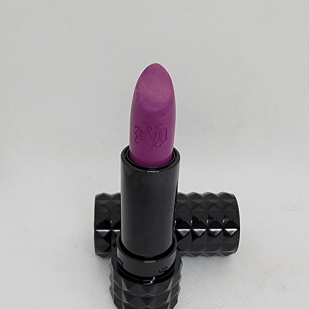 Kat Von D lipstick in L.U.V.